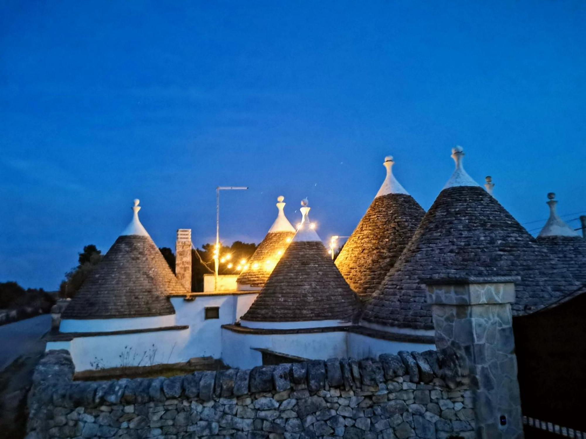 Trulli And Pool - I Cactus Villa Martina Franca Dış mekan fotoğraf