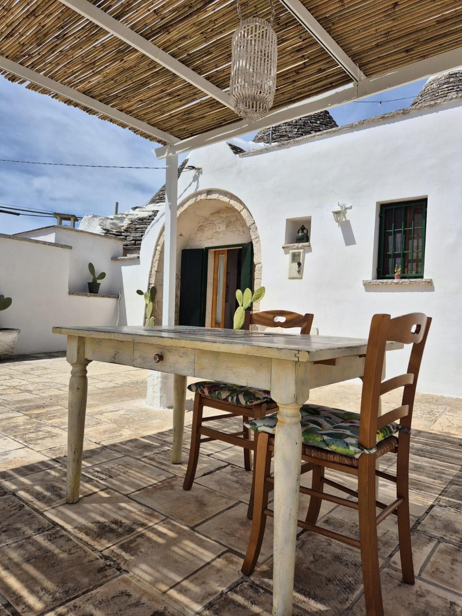 Trulli And Pool - I Cactus Villa Martina Franca Dış mekan fotoğraf